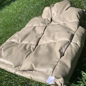 NEW ZARA PUFFER VEST